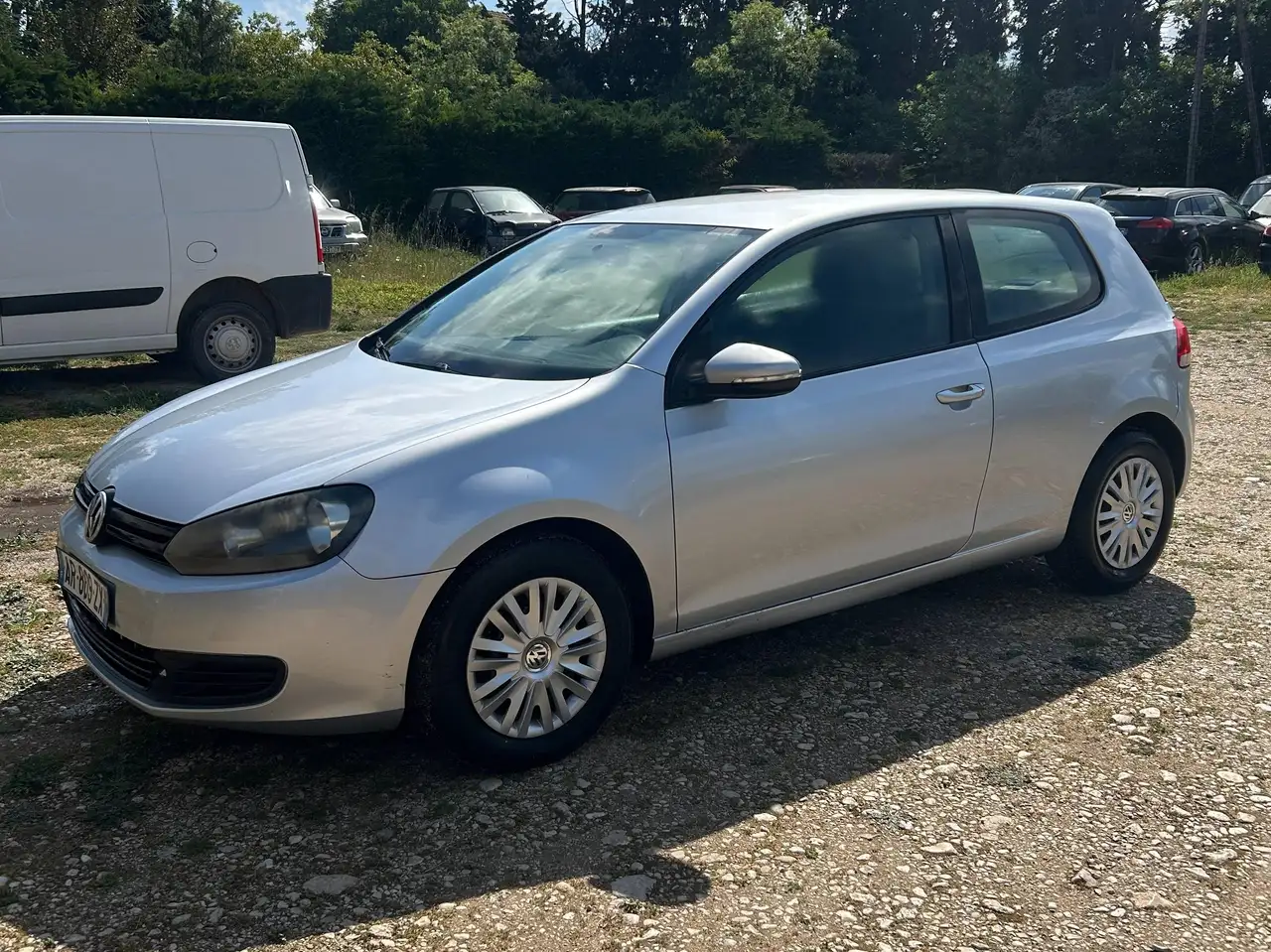 Volkswagen Golf 1.6 tdi 105 cv dériv vp — photo 1 of 5