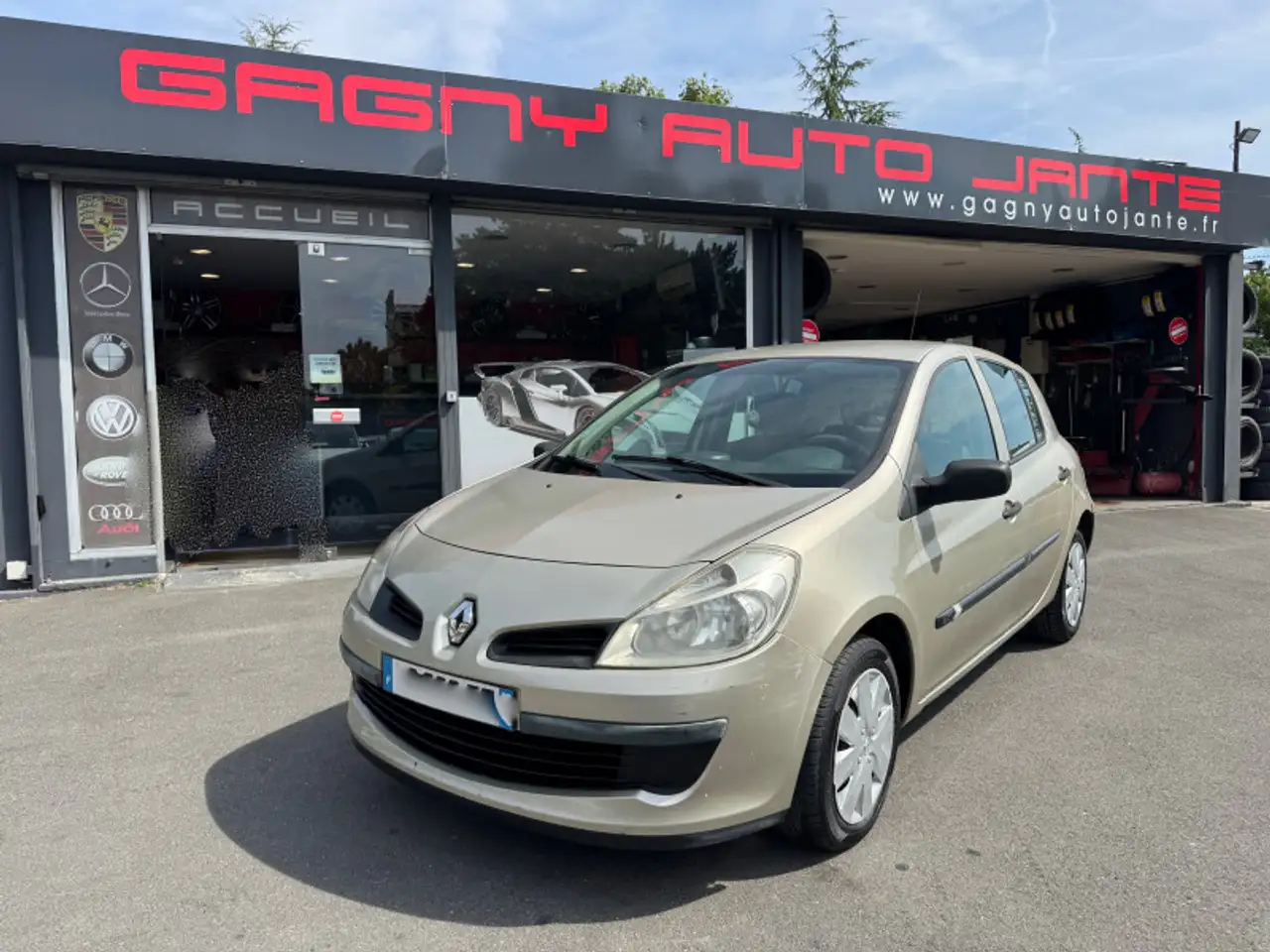 Renault Clio 1.5 DCI 70CH CONFORT PACK CLIM DYNAMIQUE 5P — photo 1 of 14