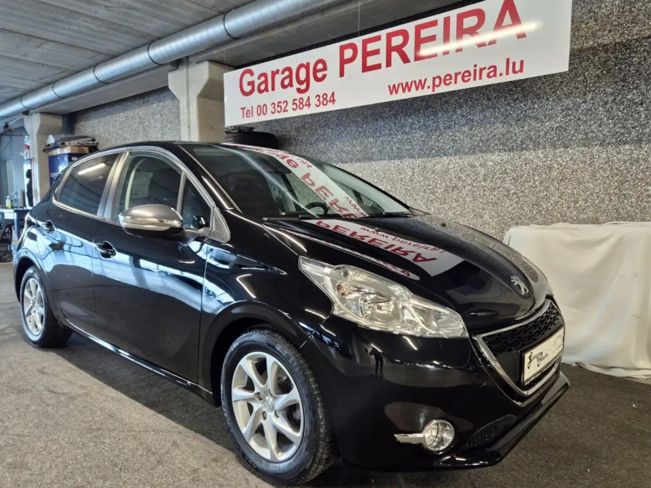 Peugeot 208 1.6 HDI 92 STYLE 1 HAND — photo 1 of 1