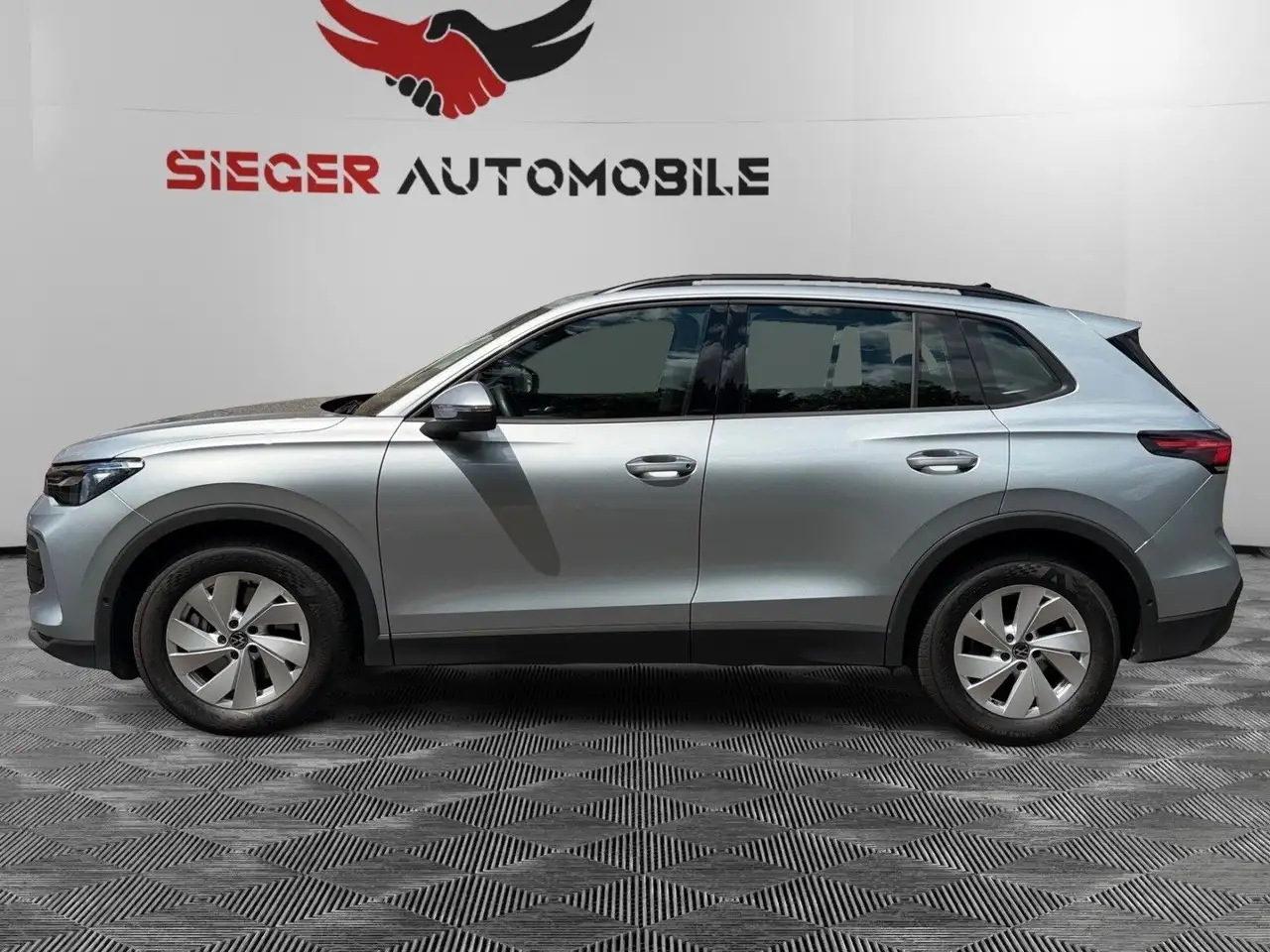 2025 Volkswagen Tiguan 2.0 TDI MWST DSG ACC AMBIENTE, photograph 2
