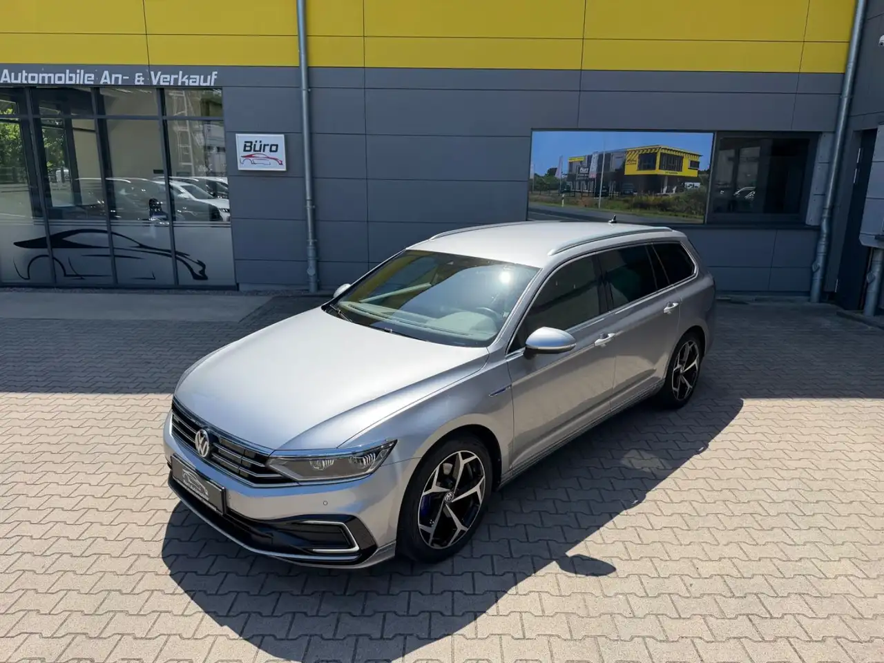 Volkswagen Passat Variant GTE/HYBRID/ACC/SPURH*/SHZ/KEYLESS — photo 1 of 29