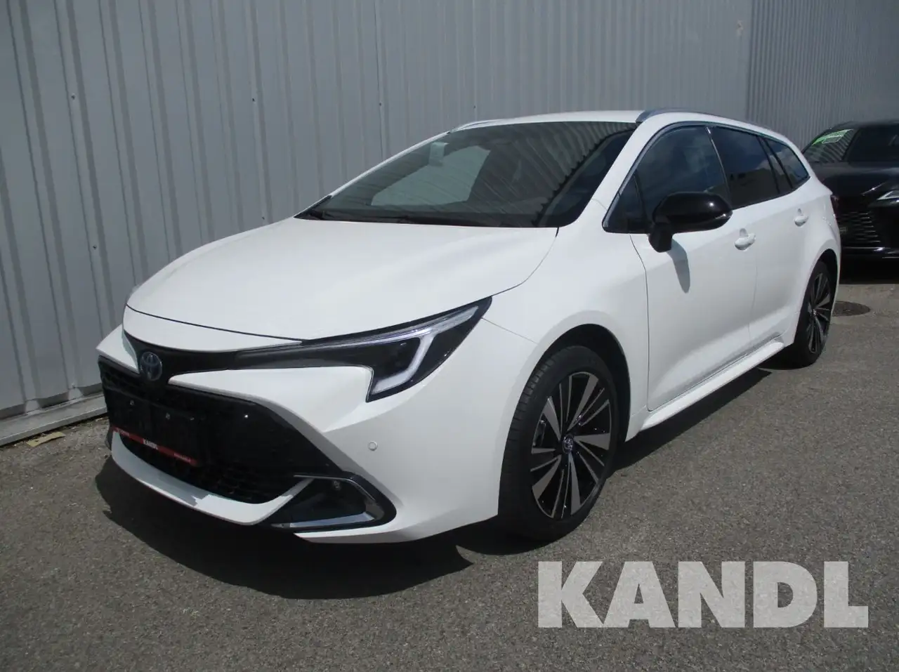 Toyota Corolla Touring Sports 1.8 Active Drive ACC+SHZ — photo 1 of 25