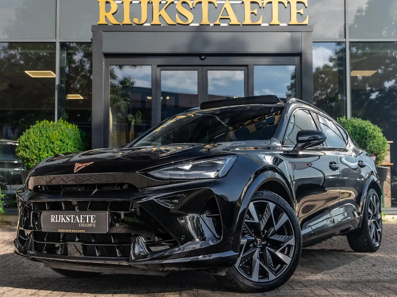 CUPRA Formentor VZ 2.0 TSI 4DRIVE|PANO|ACC|19''|FACELIFT — photo 1 of 40