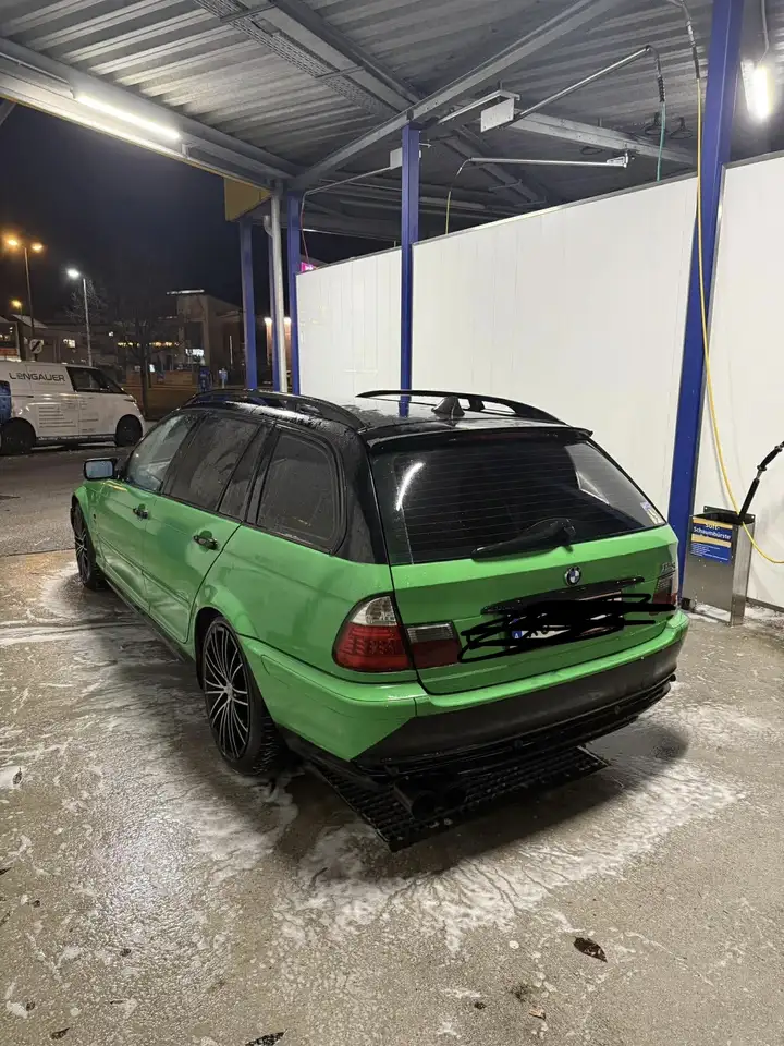 BMW 330 330d — photo 1 of 12