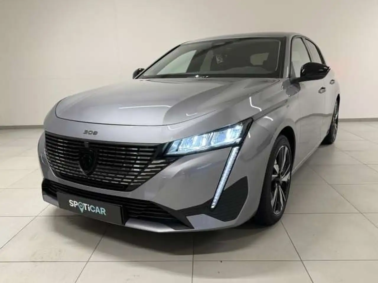 Peugeot 308 III & e- Allure — photo 1 of 21