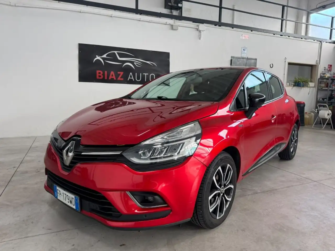 Renault Clio dCi 8V 90CV EDC Start&Stop 5 porte Energy Intens — photo 1 of 15