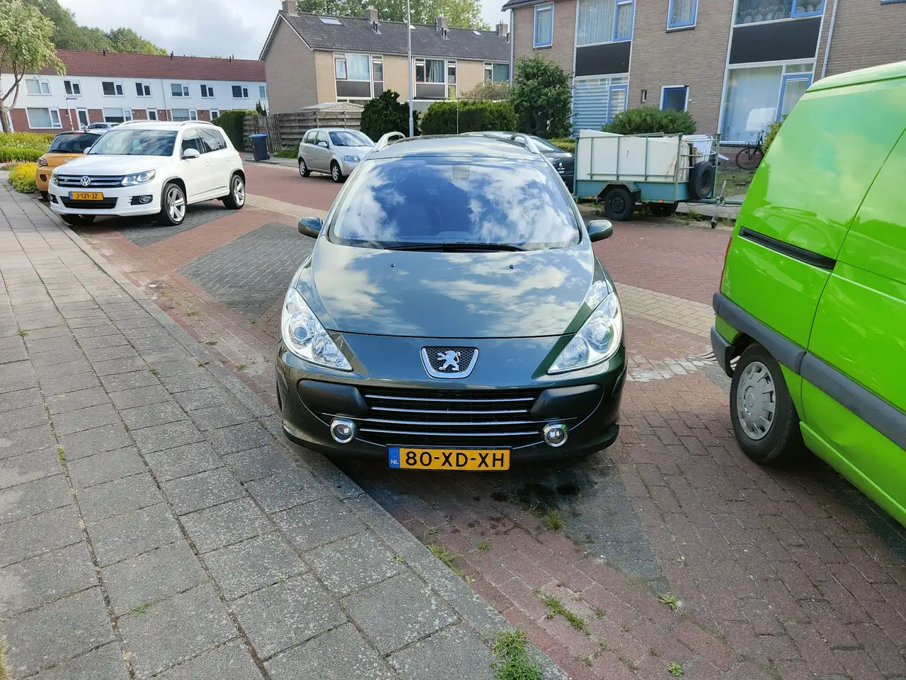 Peugeot 307 1.6-16V Premium — photo 1 of 9