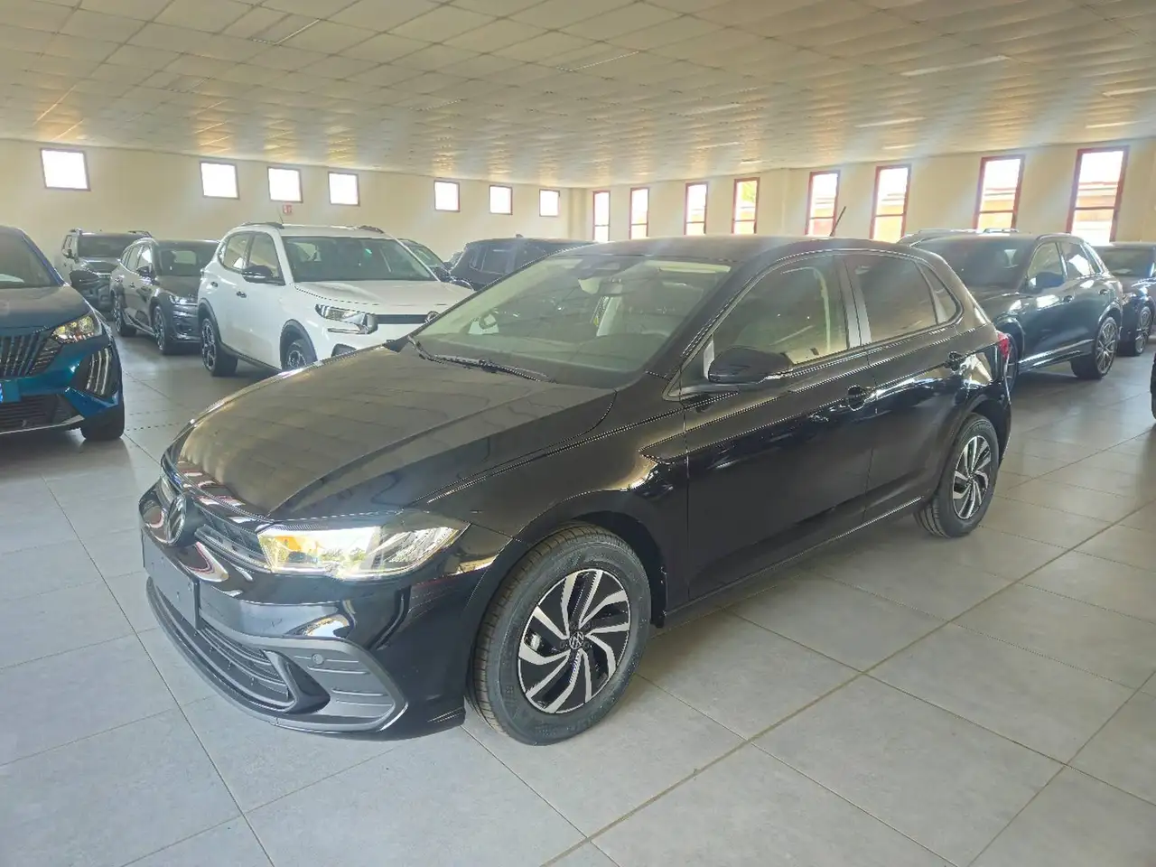 Volkswagen Polo Polo 1.0 Young 80cv - KM ZERO — photo 1 of 15