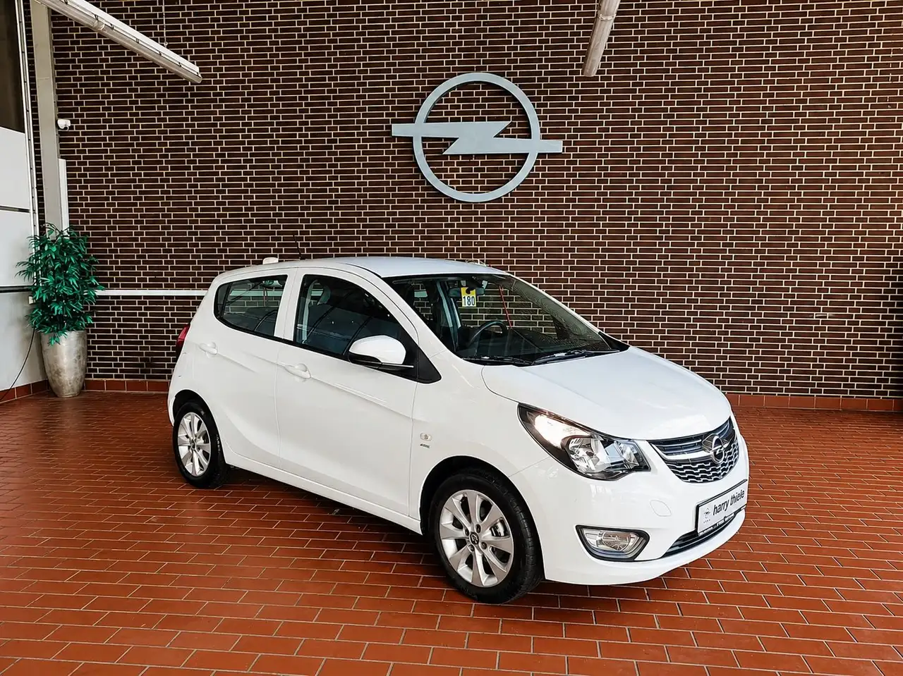 Opel Karl Active — photo 1 of 14