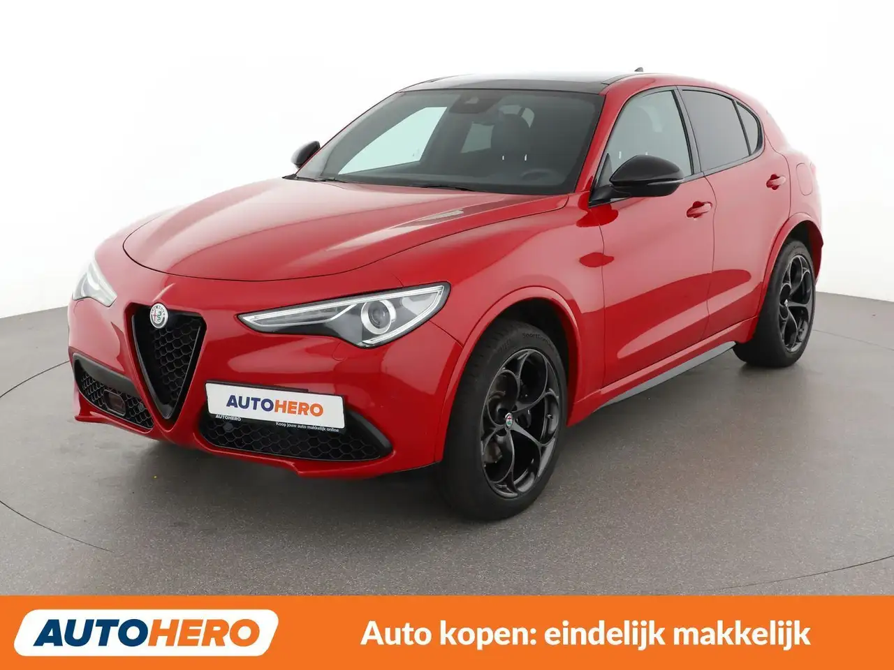 Alfa Romeo Stelvio 2.0 Turbo Lusso Q4 — photo 1 of 32