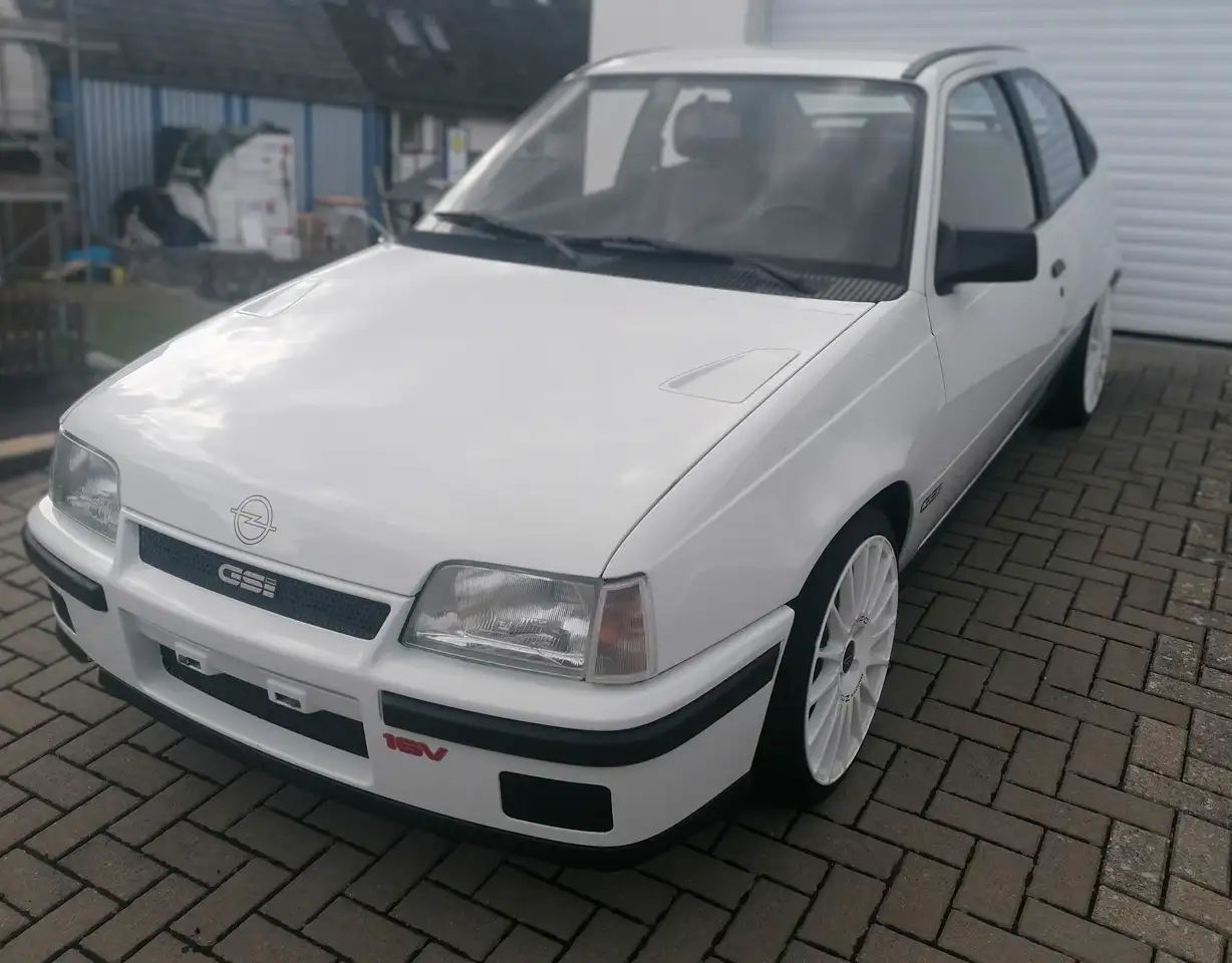 Opel Kadett E 16V GSi C20XE — photo 1 of 20