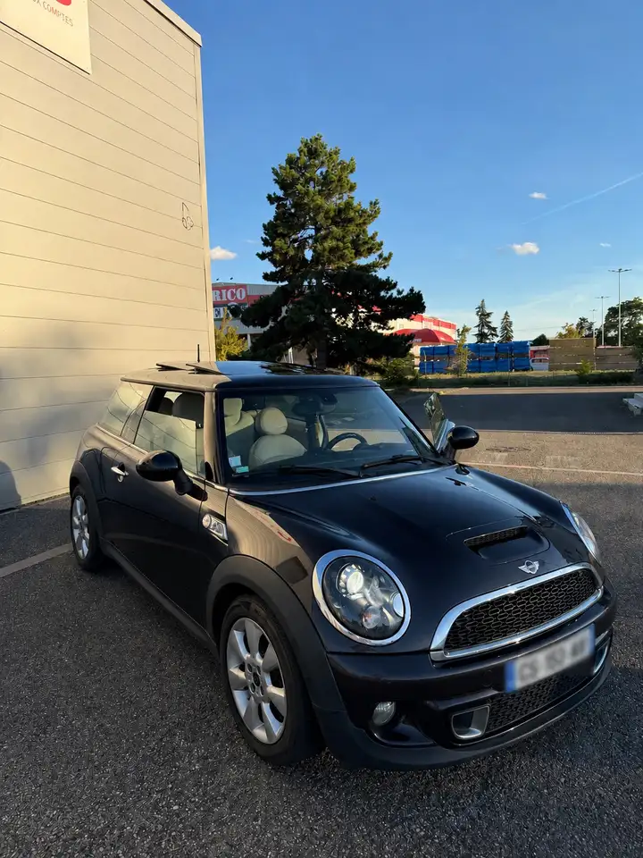 MINI Cooper SD — photo 1 of 5