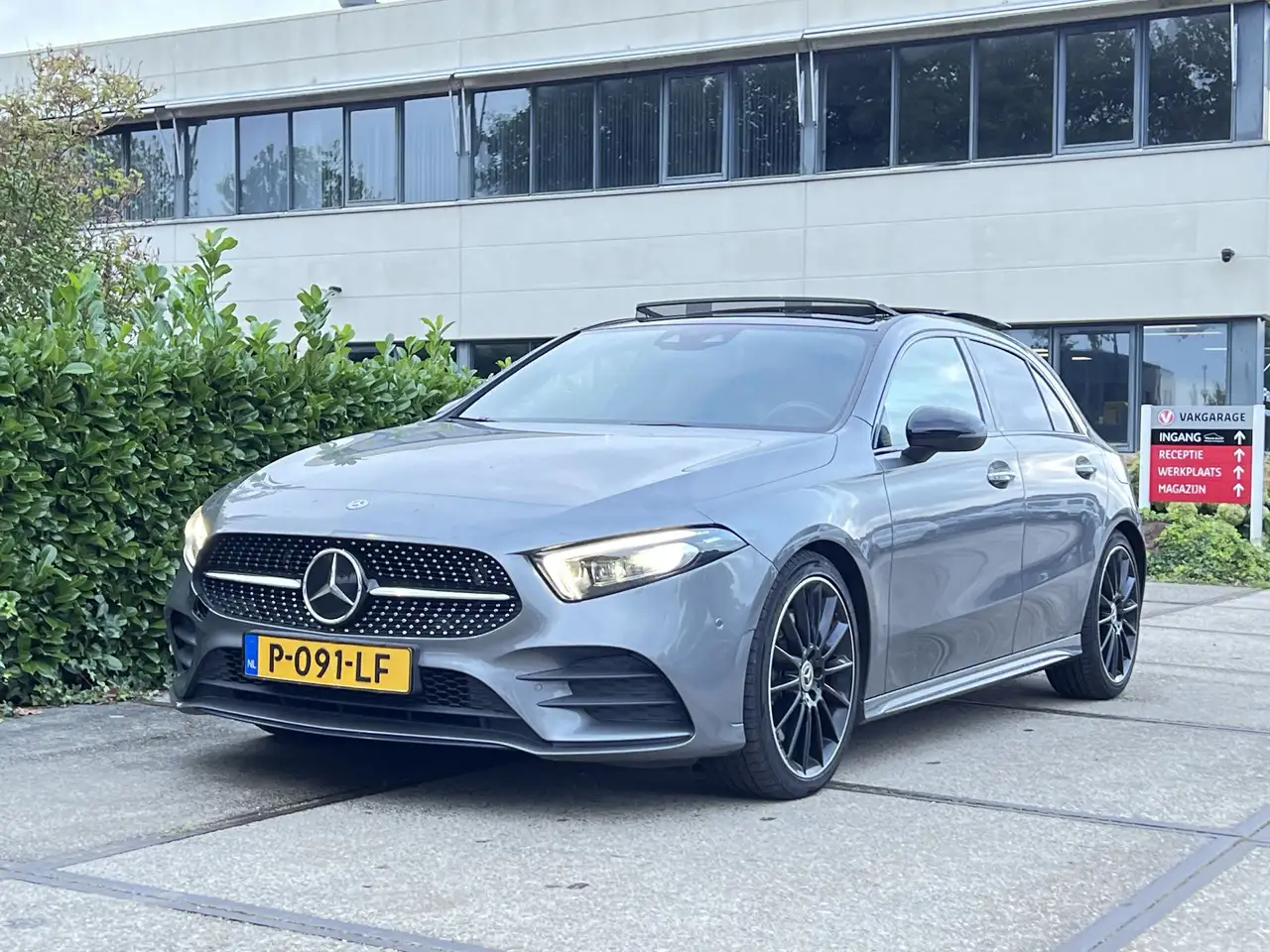 Mercedes-Benz A 250 Premium Plus |PANO|CARPLAY|CLIMA|AMG-LINE|CLIMA| 5 — photo 1 of 40