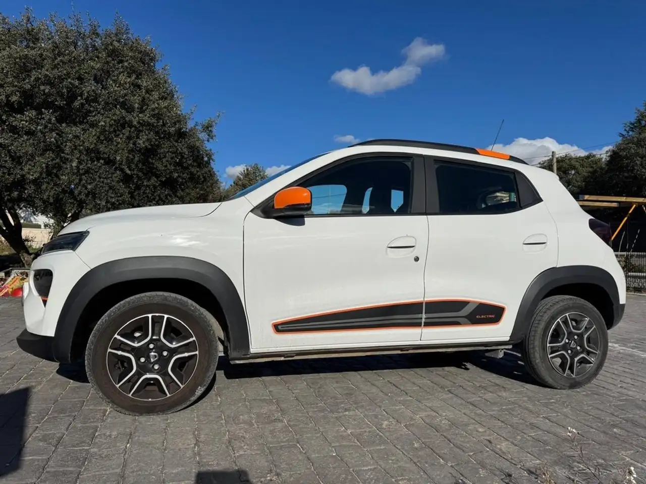 Dacia Spring Electric Essential 45 33kW — photo 1 of 9