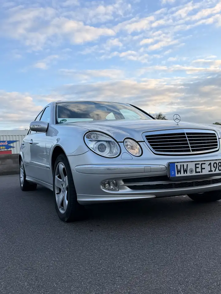 Mercedes-Benz E 200 Kompressor Avantgarde — photo 1 of 20