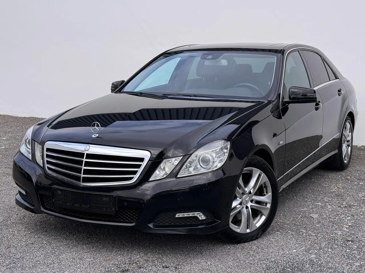 Mercedes-Benz E 250 E250 CDI*AHK*PANO*ILS*VOLLLEDER*AUTOMATIK*PDC — photo 1 of 27