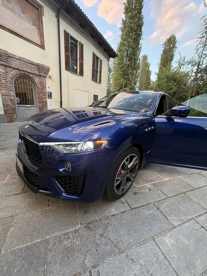 Maserati Levante 3.0 V6 Gransport 350cv auto — photo 1 of 8