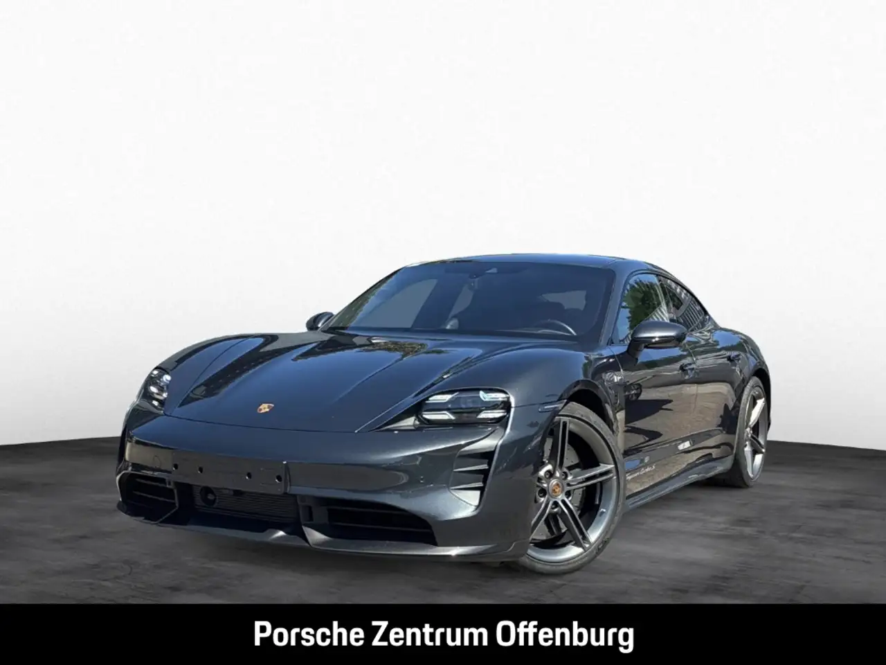 Porsche Taycan Turbo S Carbon Mmry Burmester PDDC PCCB Inno Pano — photo 1 of 22