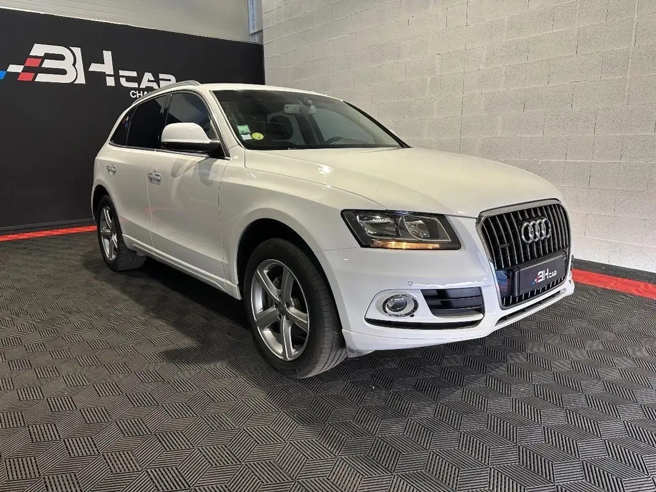 Audi Q5 2.0 TDI 150 CLEAN-DIESEL AMBIENTE QUATTRO — photo 1 of 33