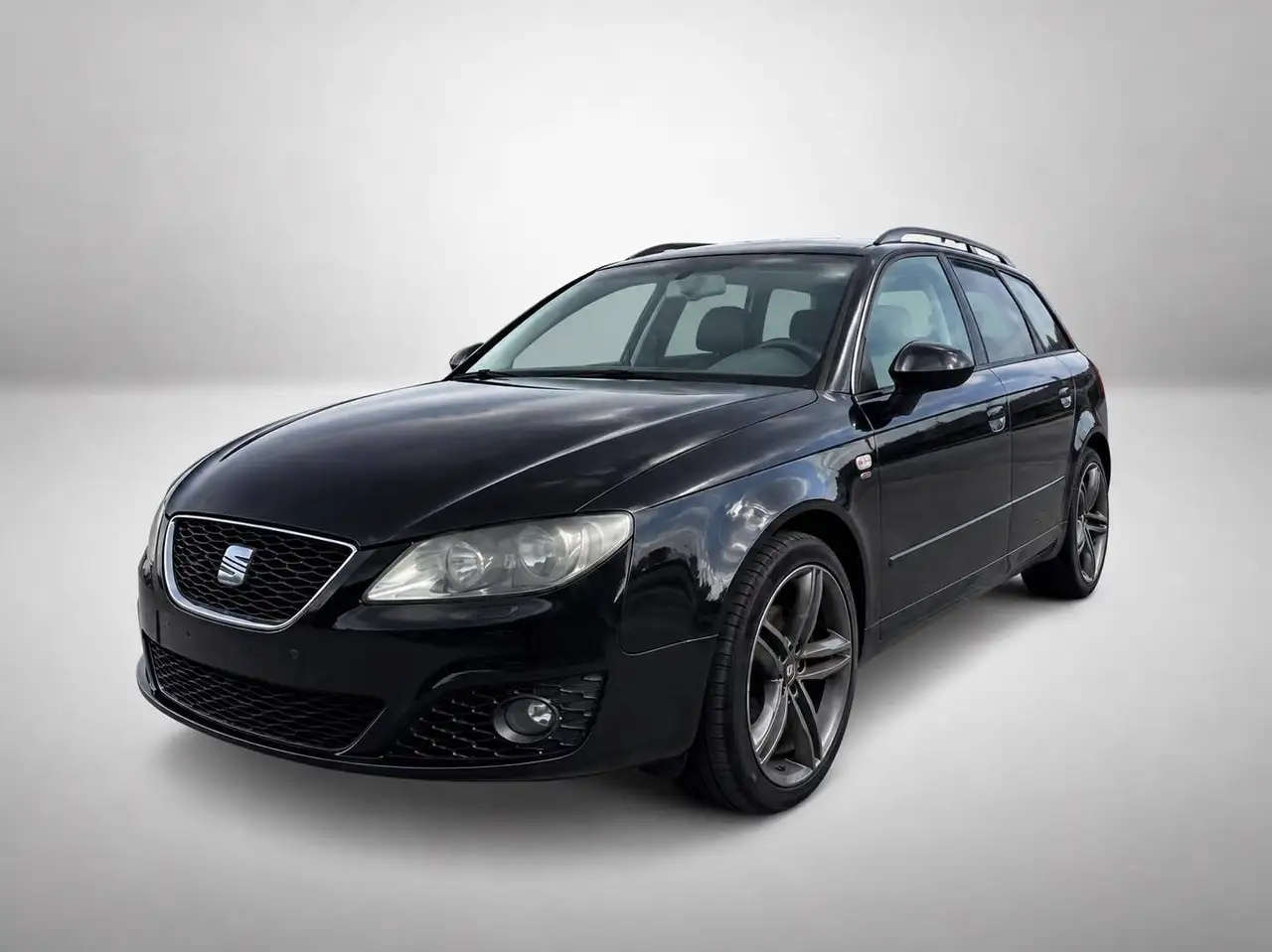 SEAT Exeo Style — photo 1 of 12