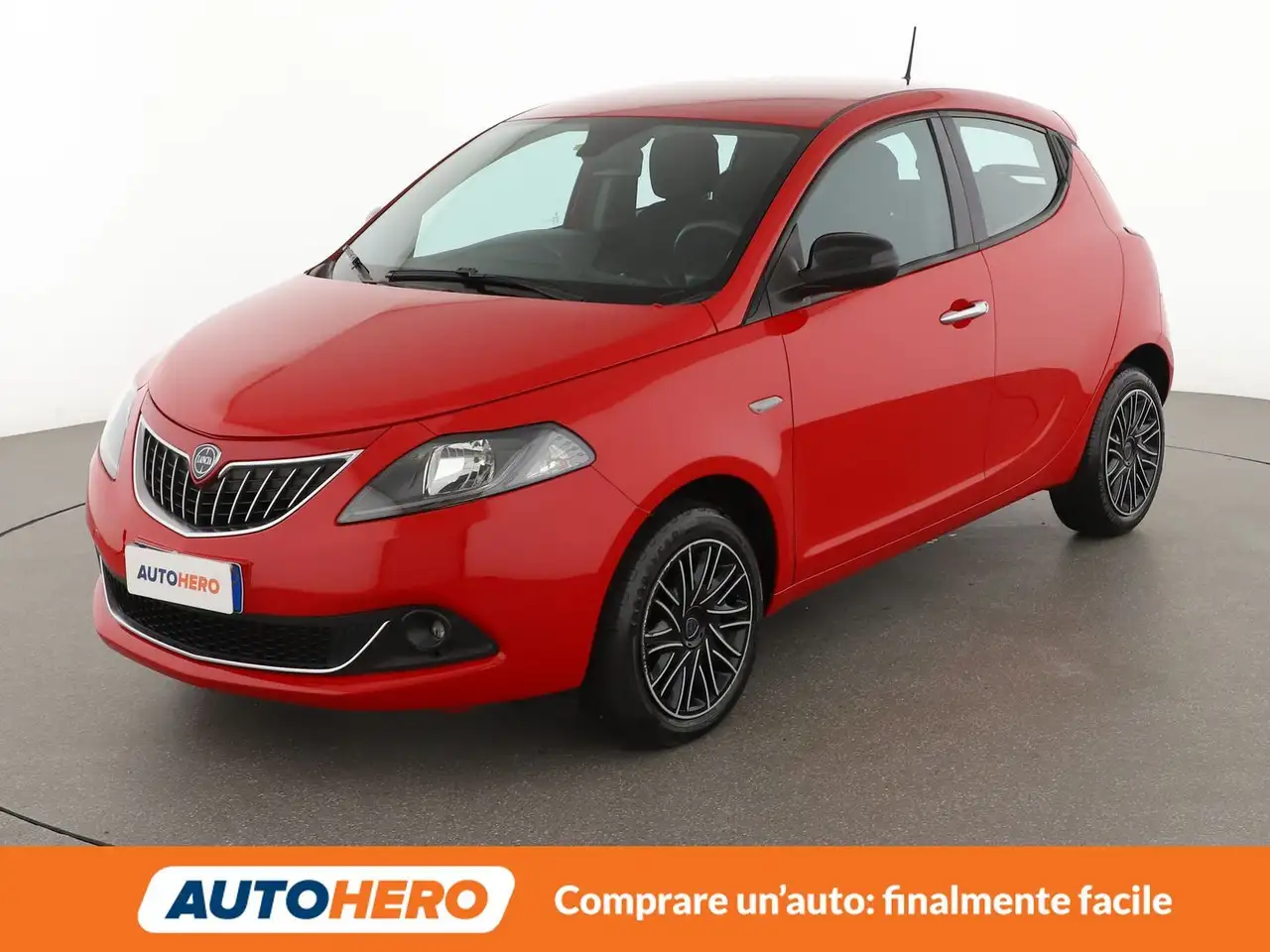 Lancia Ypsilon 1.0 Mild-Hybrid Gold — photo 1 of 24