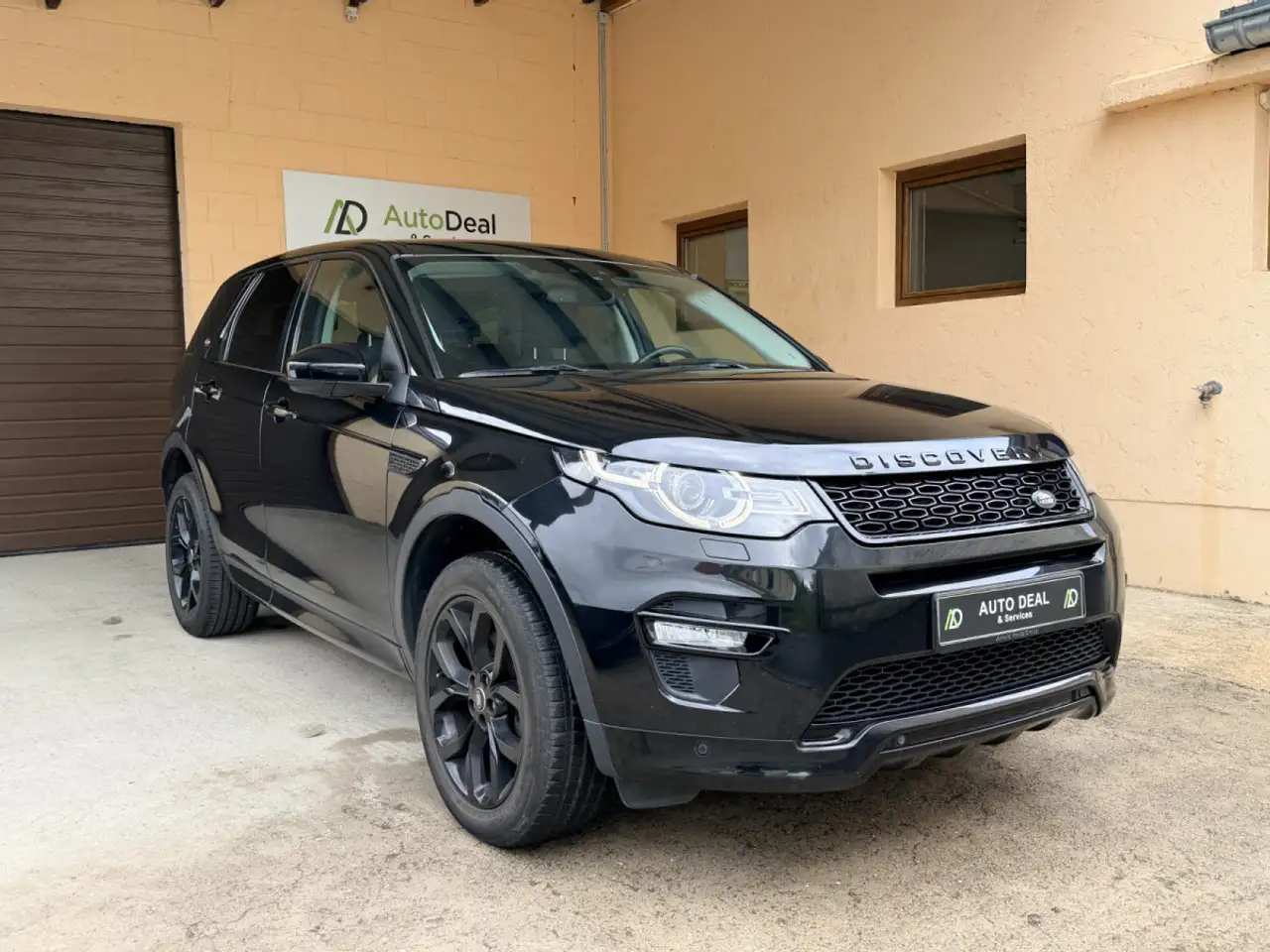 Land Rover Discovery Sport Si4 240 HSE Automatique Panorama 7 places 241cv — photo 1 of 17