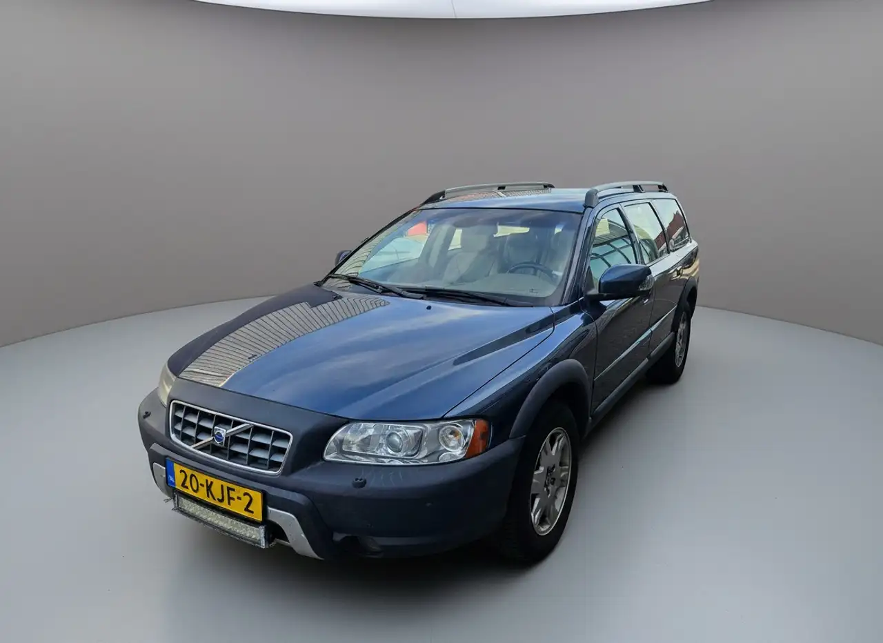 Volvo V70 2.4 D5 AWD Edition Sport — photo 1 of 10
