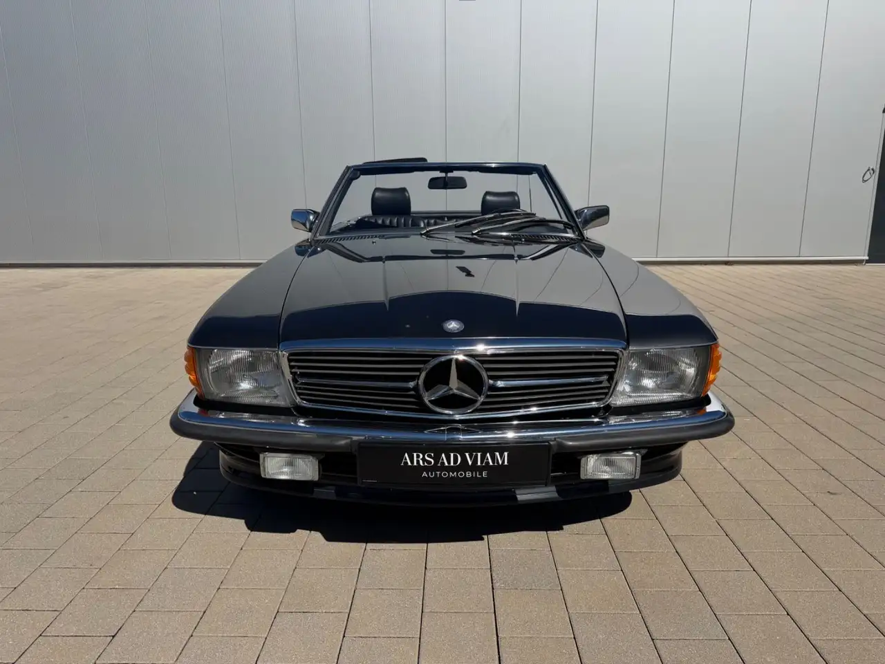 Mercedes-Benz SL 300 R107 GELEGENHEIT! — photo 1 of 31