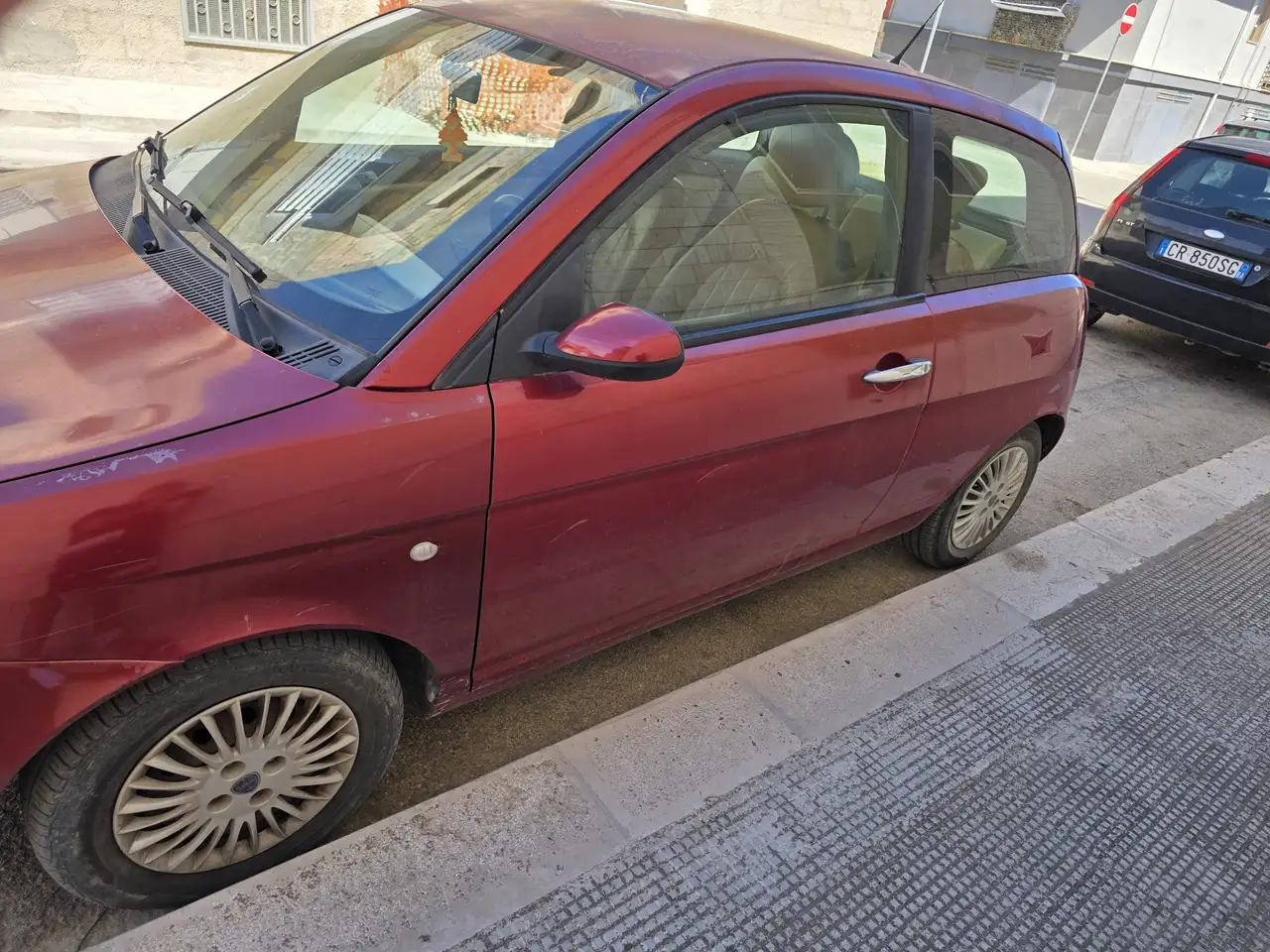 Lancia Ypsilon 1.2 8v — photo 1 of 6