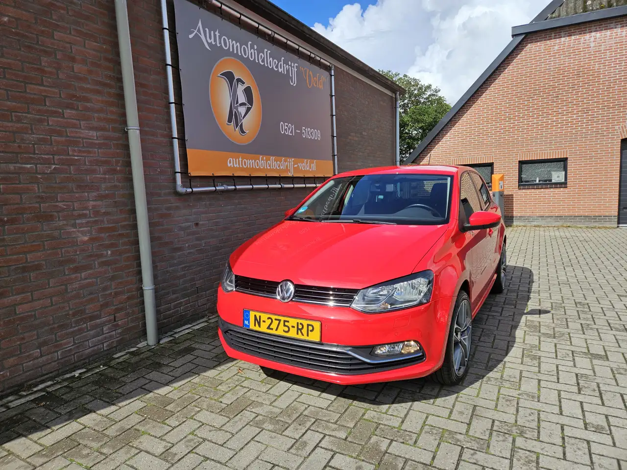 Volkswagen Polo 1.0 Comfortline Connected Series — photo 1 of 26