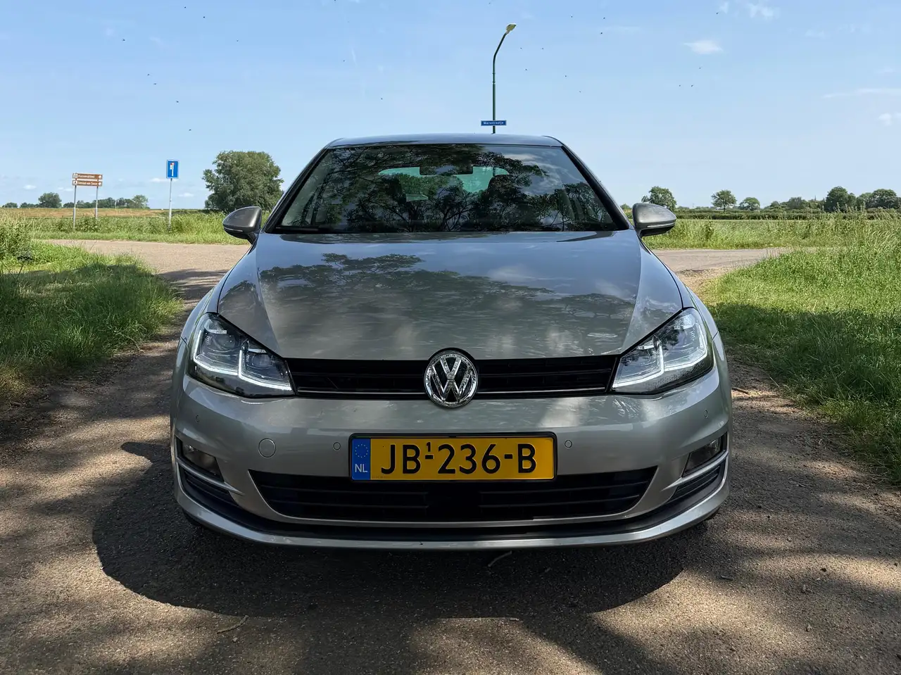 Volkswagen Golf Golf 1.2 TSI Highline — photo 1 of 17