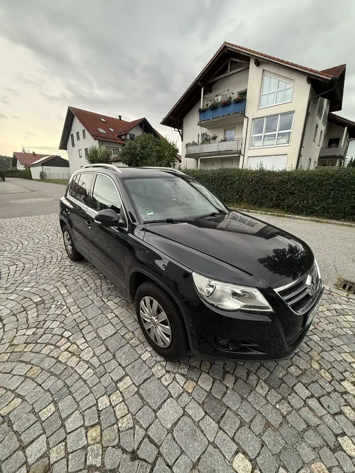 Volkswagen Tiguan Sport & Style 4Motion — photo 1 of 16