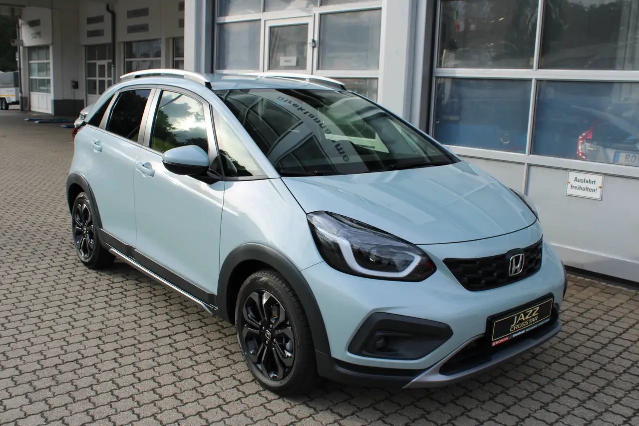 Honda Jazz 1.5 i-MMD Hybrid Crosstar Advance — photo 1 of 19