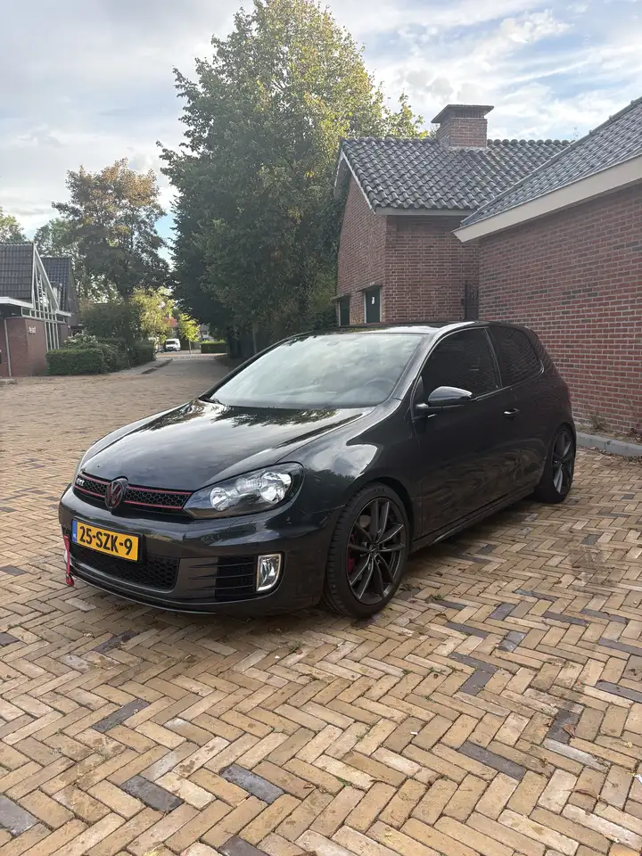 Volkswagen Golf GTI 2.0 — photo 1 of 20