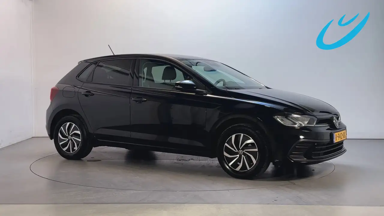 Volkswagen Polo 1.0 TSI Life Parkeersensoren Navigatie DAB+ App-Co — photo 1 of 24