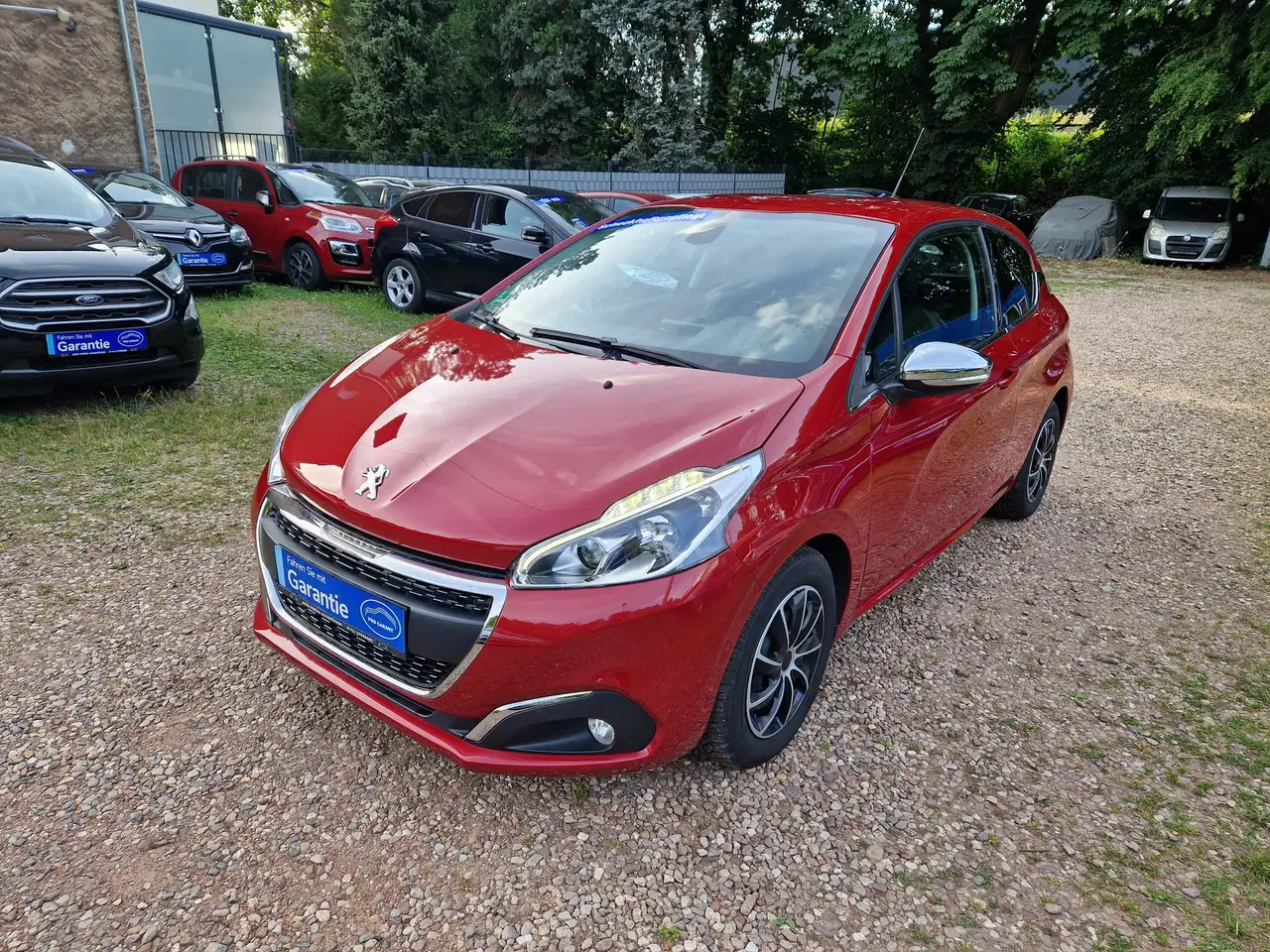 Peugeot 208 1.2T Klimatro 86Tkm LED Zahnr+TÜV NEU — photo 1 of 24