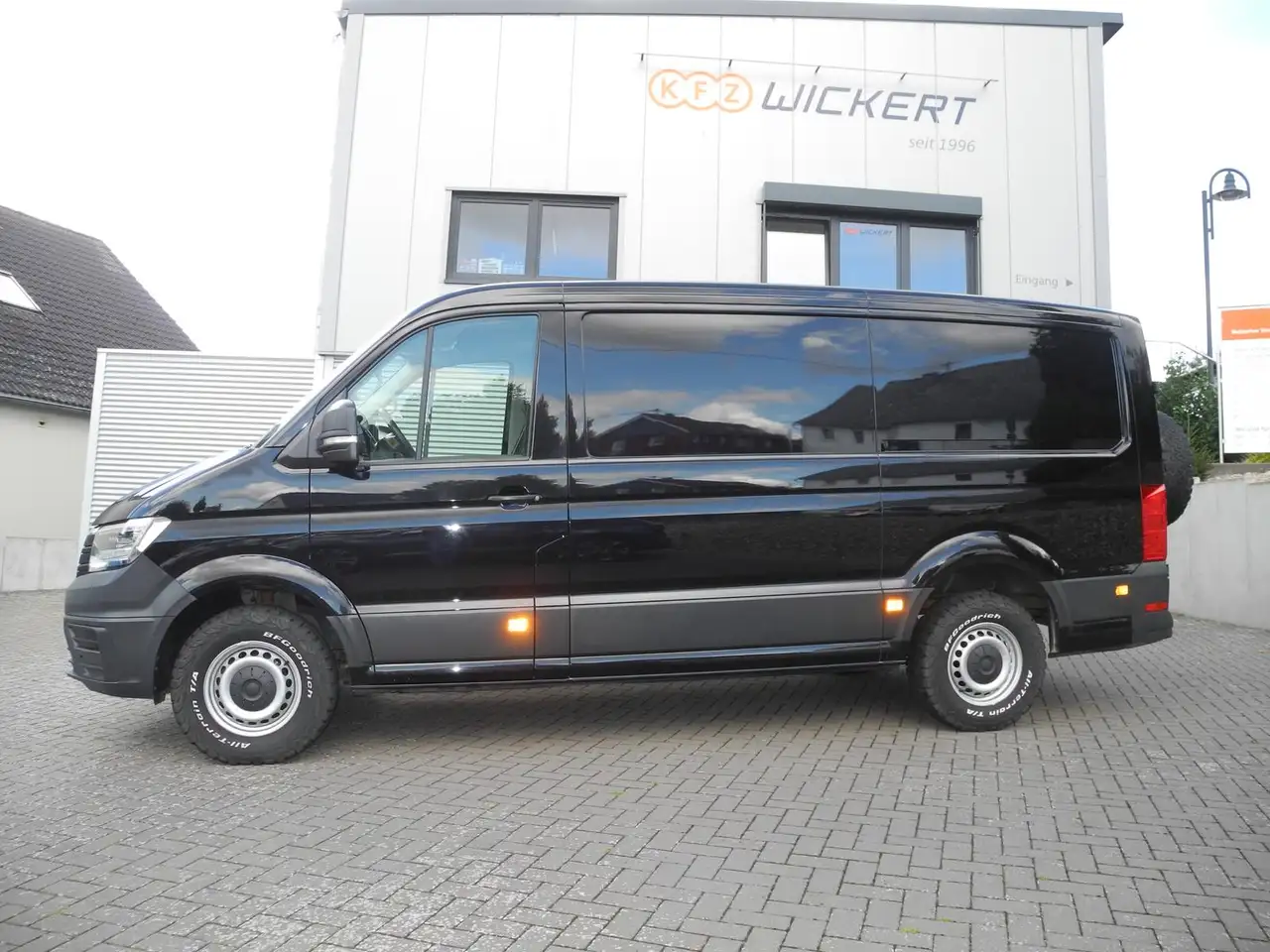 2022 Volkswagen Crafter 35 4MOTION *ALL TERRAIN*LED*AHK*NAVI*, photograph 2