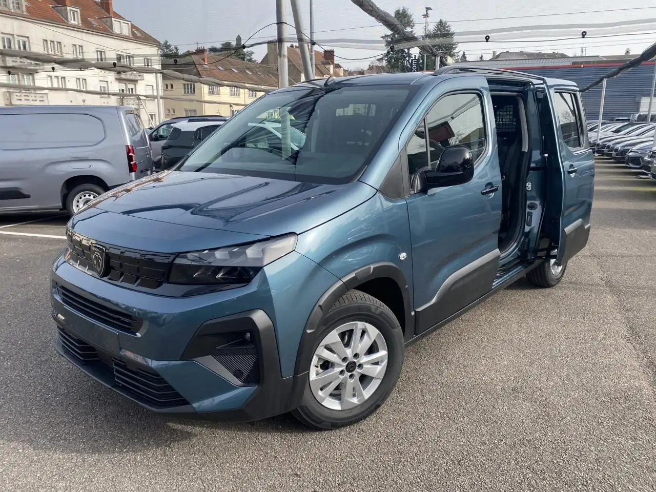 Peugeot Rifter (2) Long 1.5 BlueHDI S\u0026S 130 BVM6 ALLURE N1 SANS MALUS AVEC CAMERA DE RECUL — photo 1 of 15
