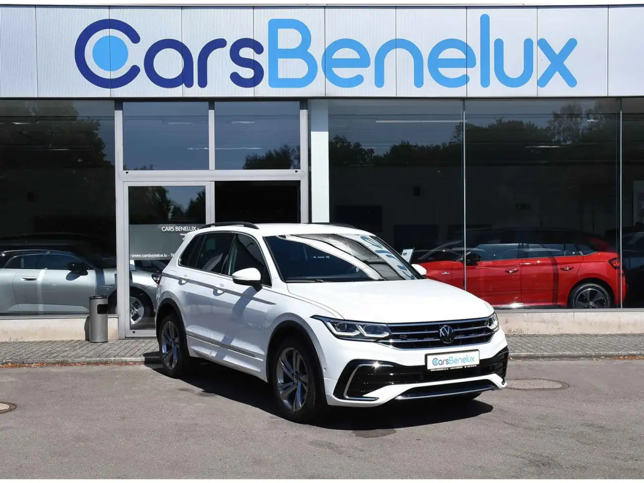 Volkswagen Tiguan 1.4 TSI eHybrid R-Line DSG ACC TRAVEL SIDE CAM 1°M — photo 1 of 27