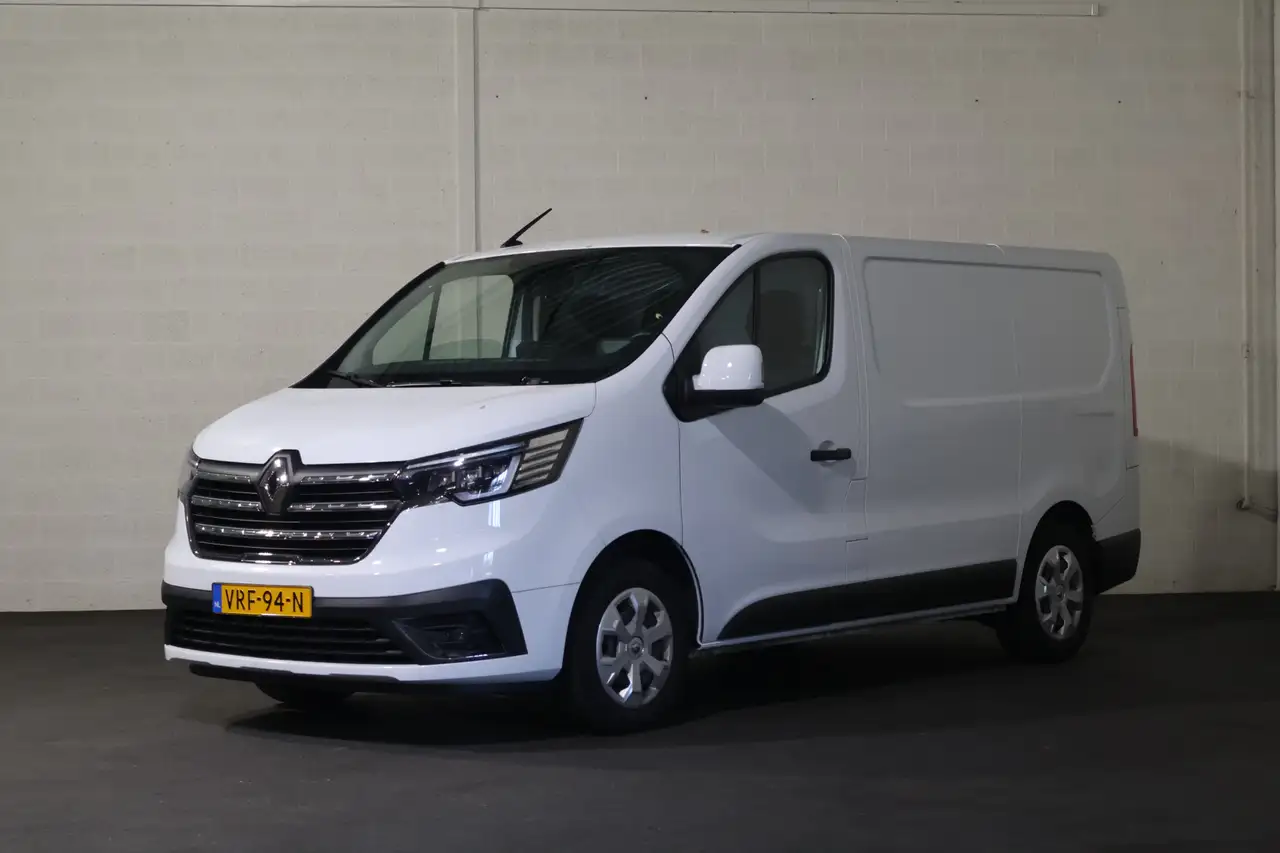 Renault Trafic 2.0 dCi 110pk L1 H1 Inrichting — photo 1 of 29