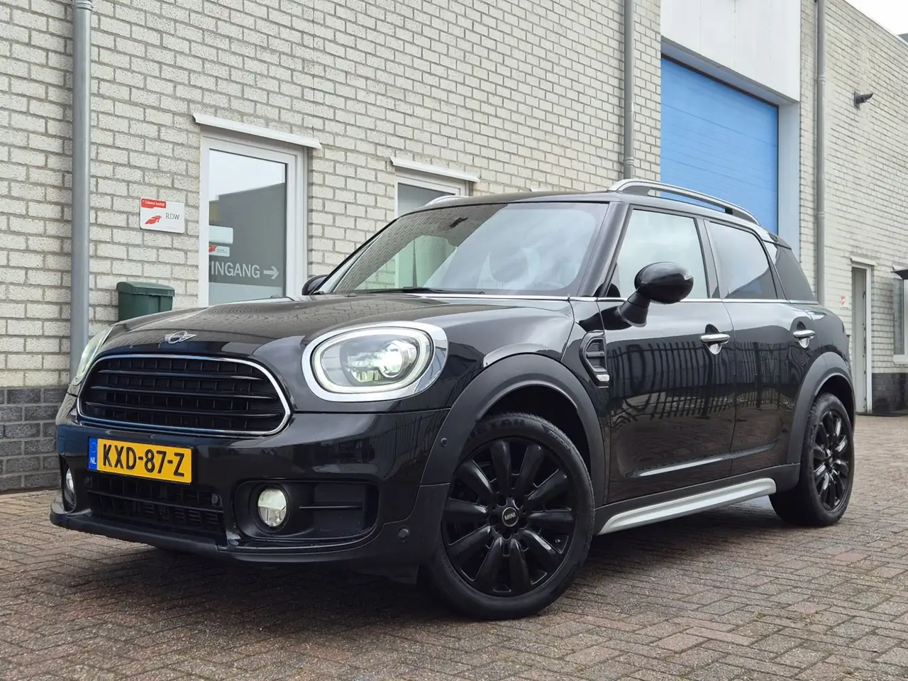 MINI Cooper Countryman 1.5 Navi-Full Led-Cruise-ACC-Carplay — photo 1 of 26