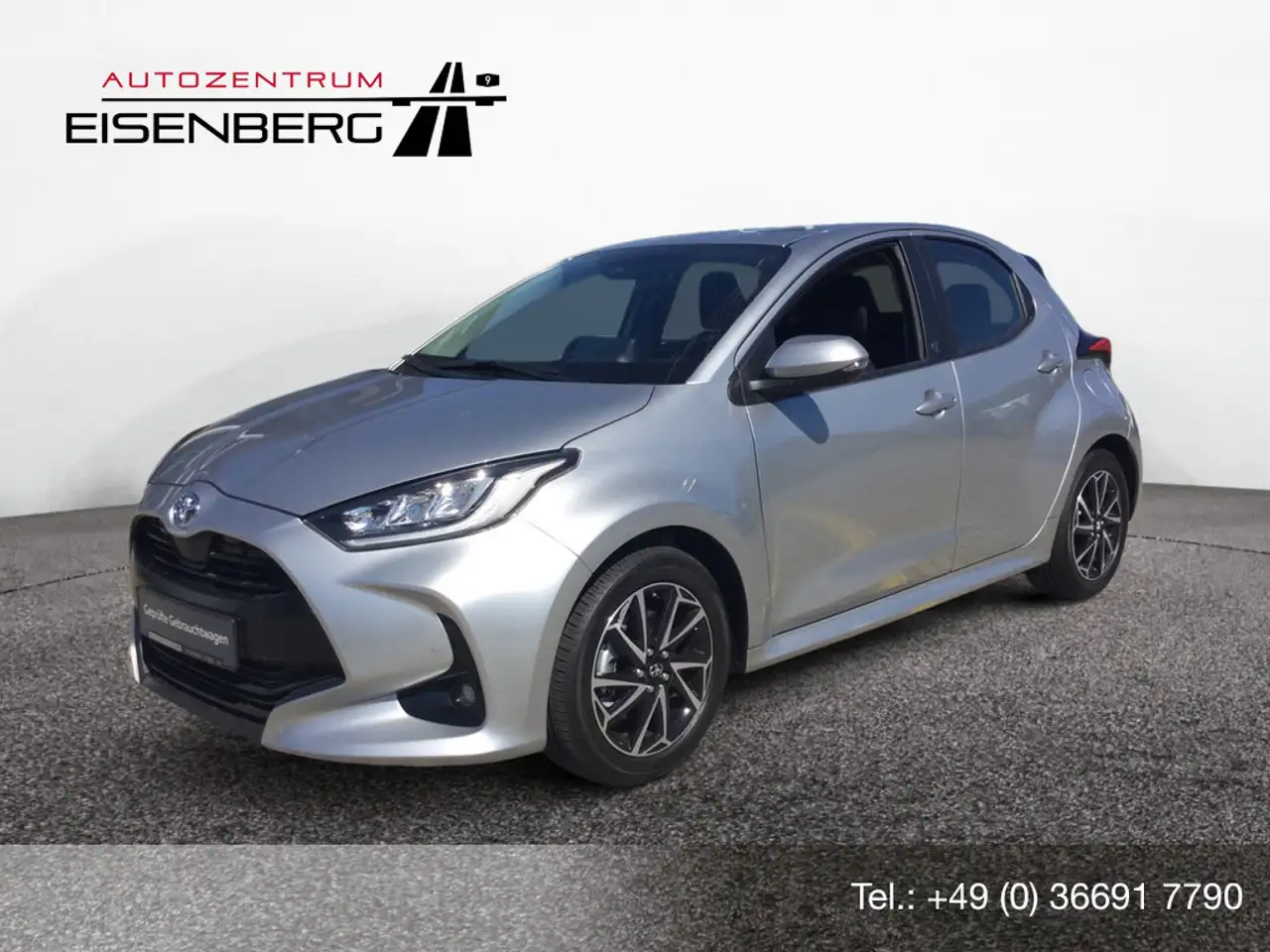 Toyota Yaris 1.5 Hybrid Team Deutschland ACC LED — photo 1 of 15