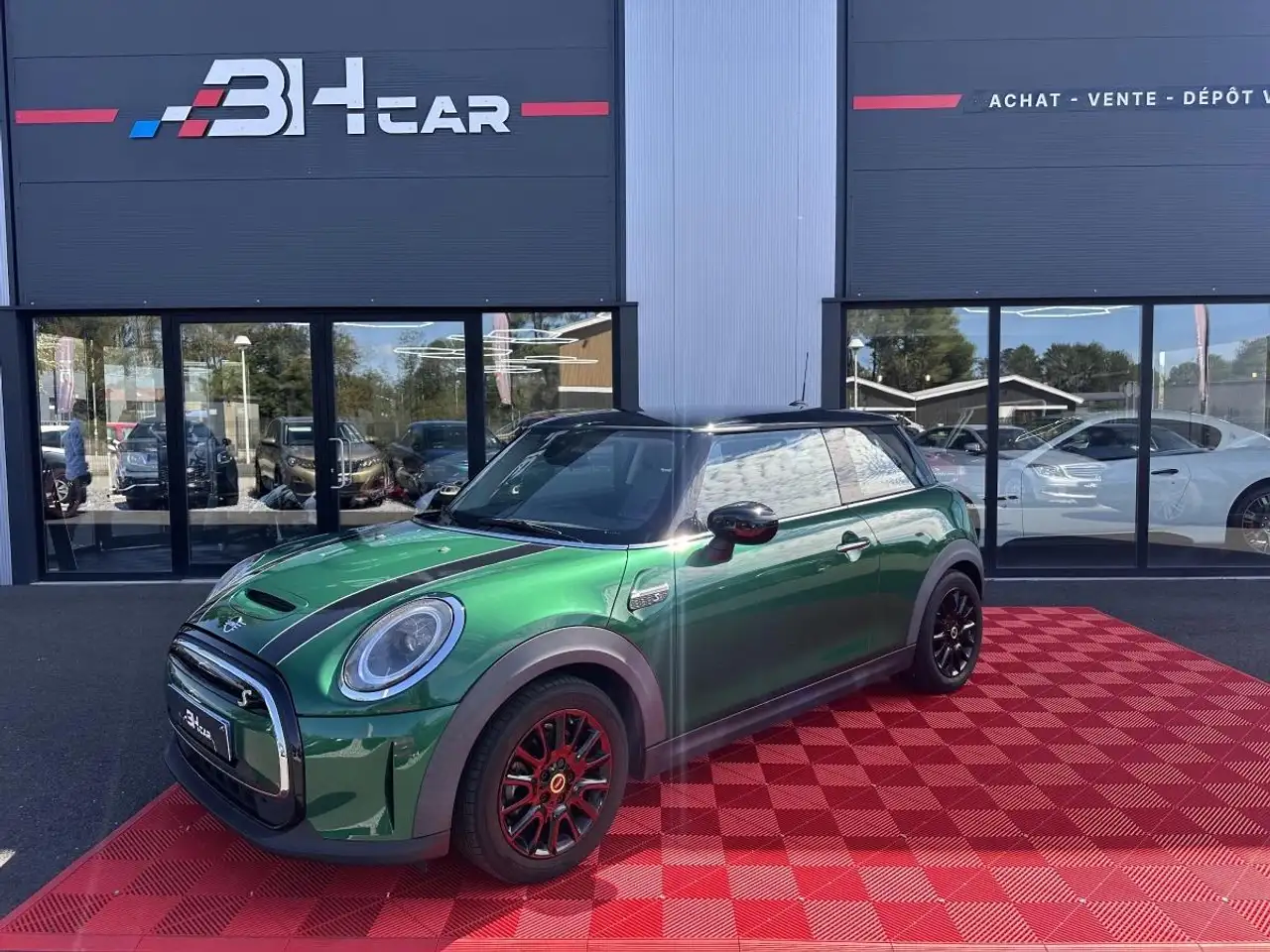 MINI Cooper SE (F56) LCI COOPER SE 184 BVA GREENWICH — photo 1 of 17