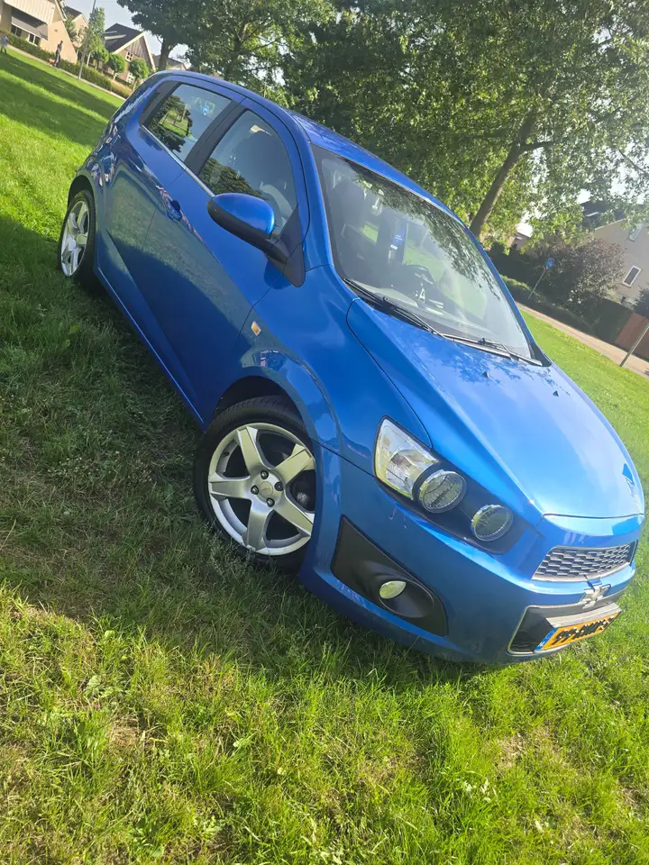 Chevrolet Aveo Aveo 1.4 LTZ — photo 1 of 22