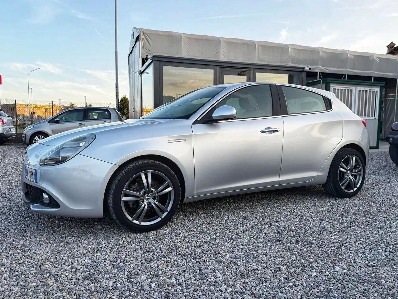 Alfa Romeo Giulietta Giulietta 1.6 JTDm-2 105 CV SENSORI PDC CRUISE OK — photo 1 of 15