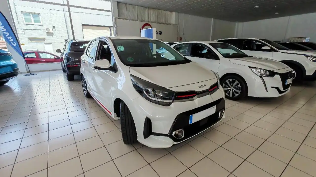 Kia Picanto 1.2 DPi GT-Line — photo 1 of 15
