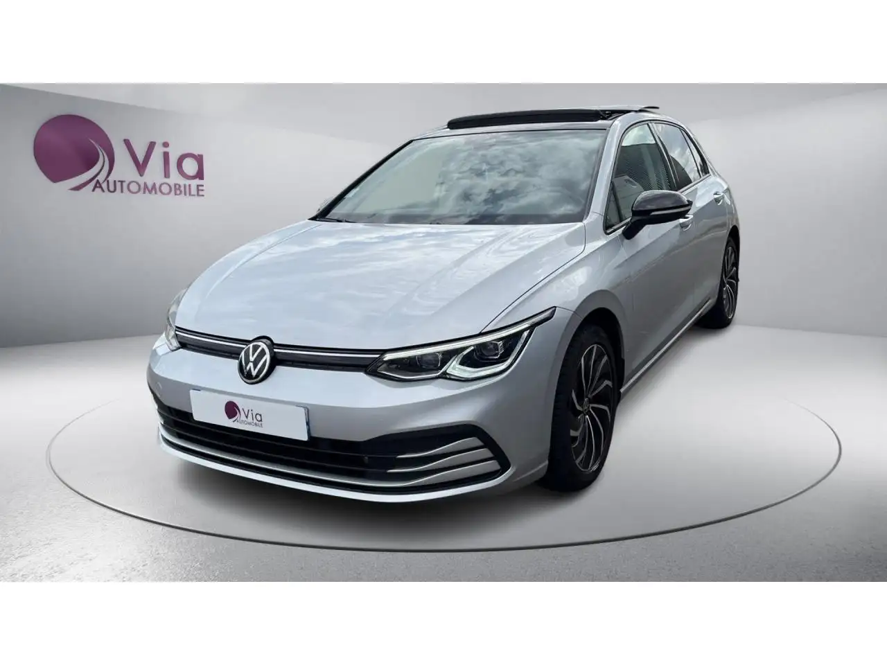 Volkswagen Golf 1.5 eTSI 150 BVM6 Life - TOIT OUVRANT / SIEGES ET VOLANT CHAUFFANTS / REGULATEUR ADAPTATIF — photo 1 of 39