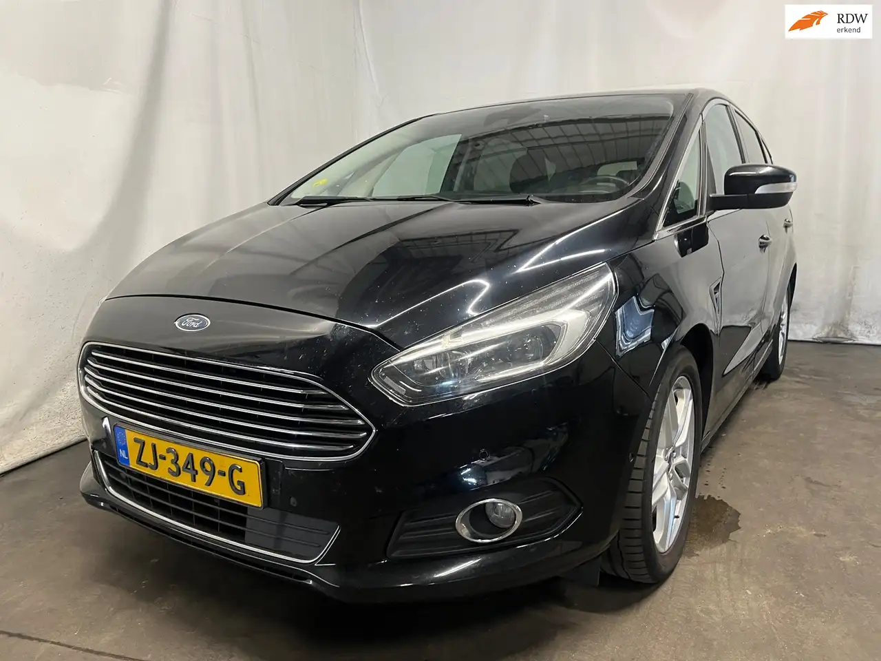 Ford S-Max 2.0 TDCi Titanium SCHADEAUTO!! — photo 1 of 22