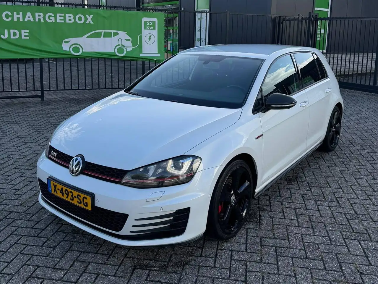 Volkswagen Golf Golf 2.0 TSI GTI — photo 1 of 12