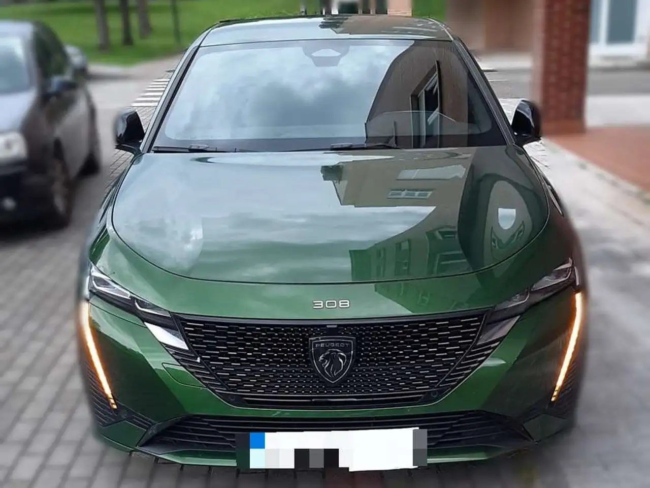 Peugeot 308 5P GT BlueHDi 130 S&S EAT8 — photo 1 of 21